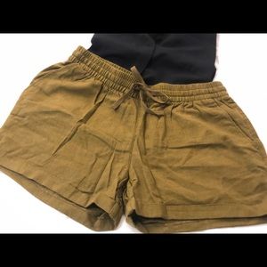 Women’s Old Navy Linen Shorts with Pockets!